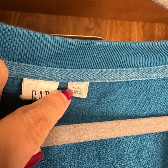 GAP sweatshirt - Picture 3 of 4